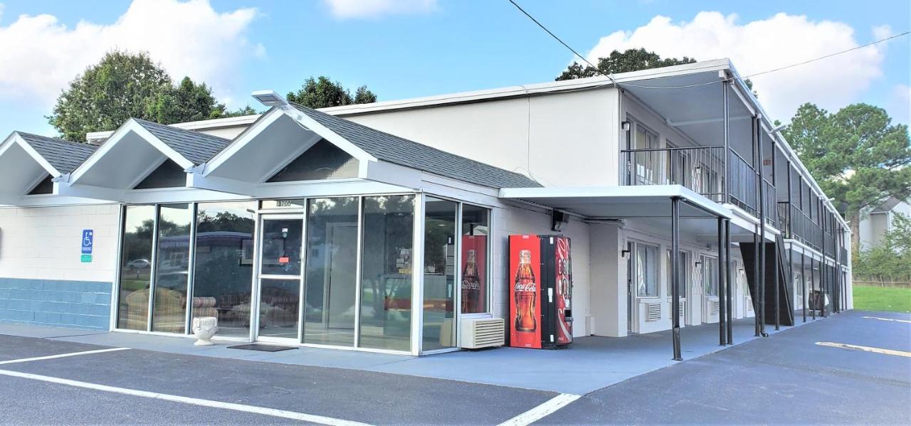 Economy 7 Inn- Newport News Ngoại thất bức ảnh