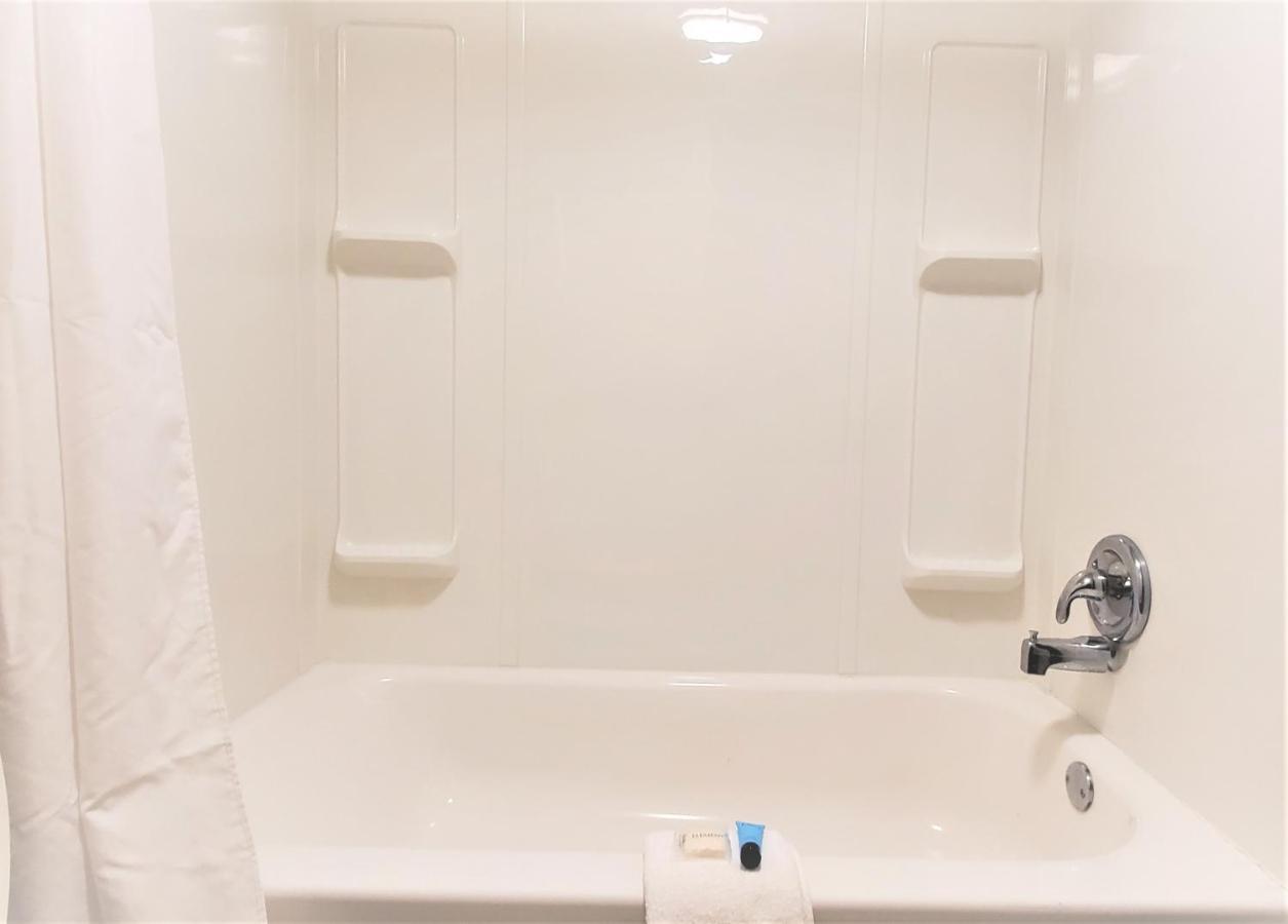 Economy 7 Inn- Newport News Ngoại thất bức ảnh
